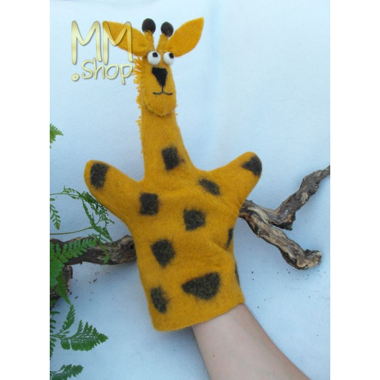 Felt handpuppet model Giraffe